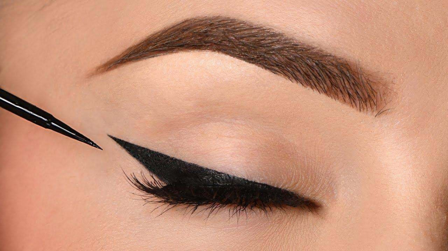 Eyeliner for flawless wings